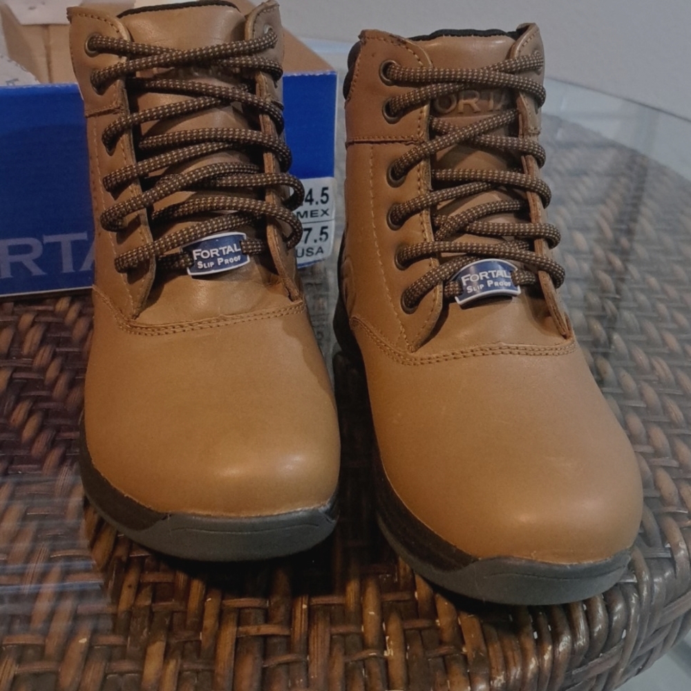 New Women's High-Top Boots | size: 7.5 | color: Honey/Brown